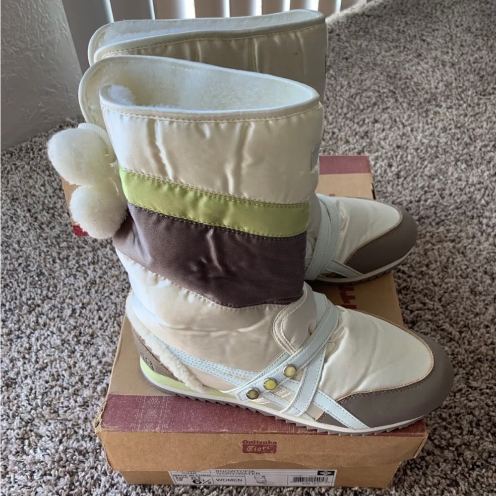 NWT Onitsuka Tiger ASICS Snowtopia Ivory/Water Snow Winter Boots - size 6.5